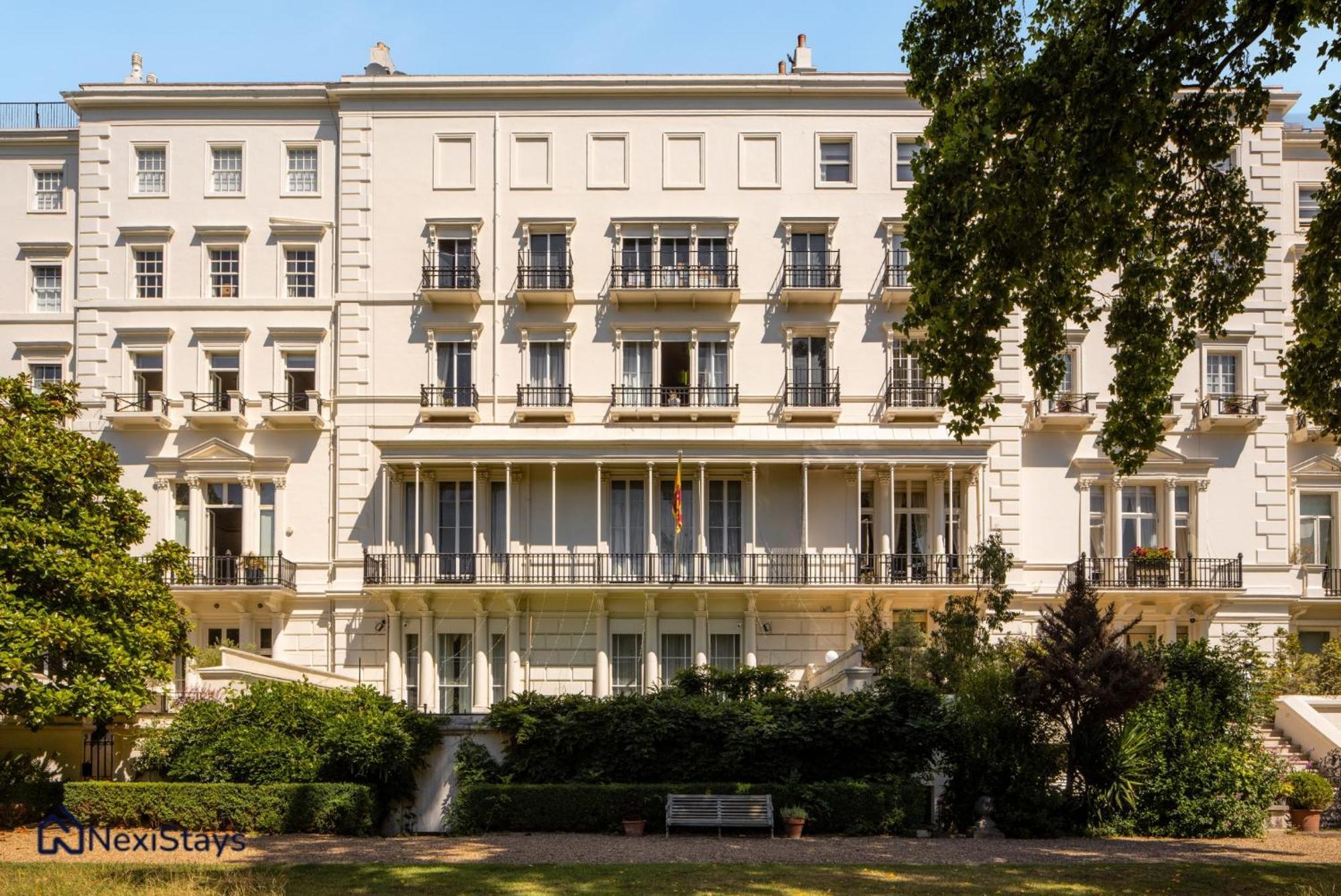 Apartment 15 Mins Walk To Selfridges, Hyde Park Penthouse