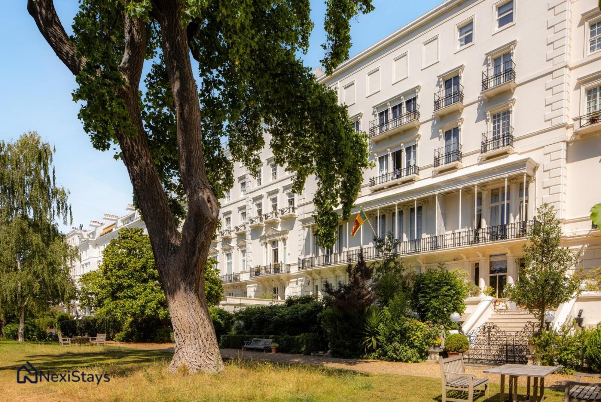15 Mins Walk To Selfridges, Hyde Park Penthouse Apartment London
