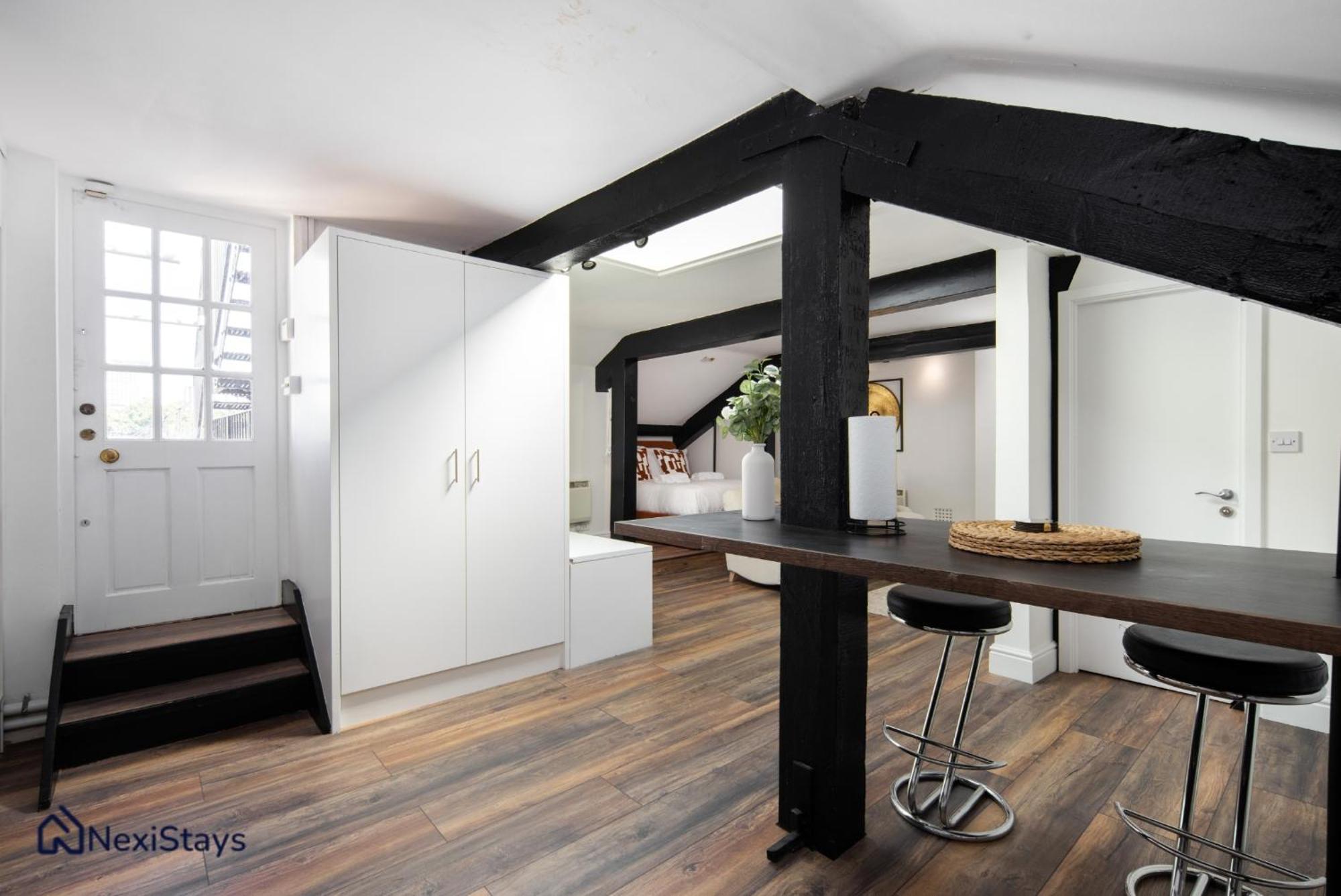 Apartment 15 Mins Walk To Selfridges, Hyde Park Penthouse *
