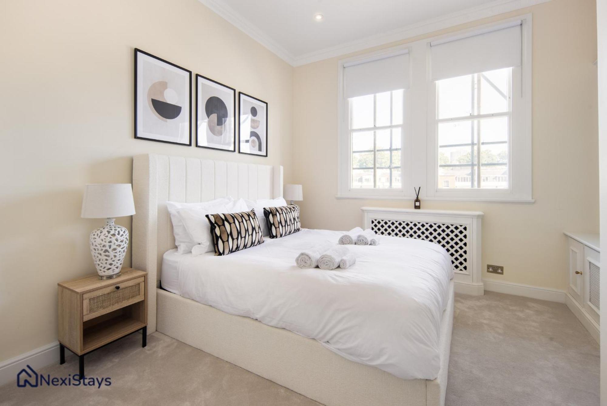 15 Mins Walk To Selfridges, Hyde Park Penthouse Apartment London