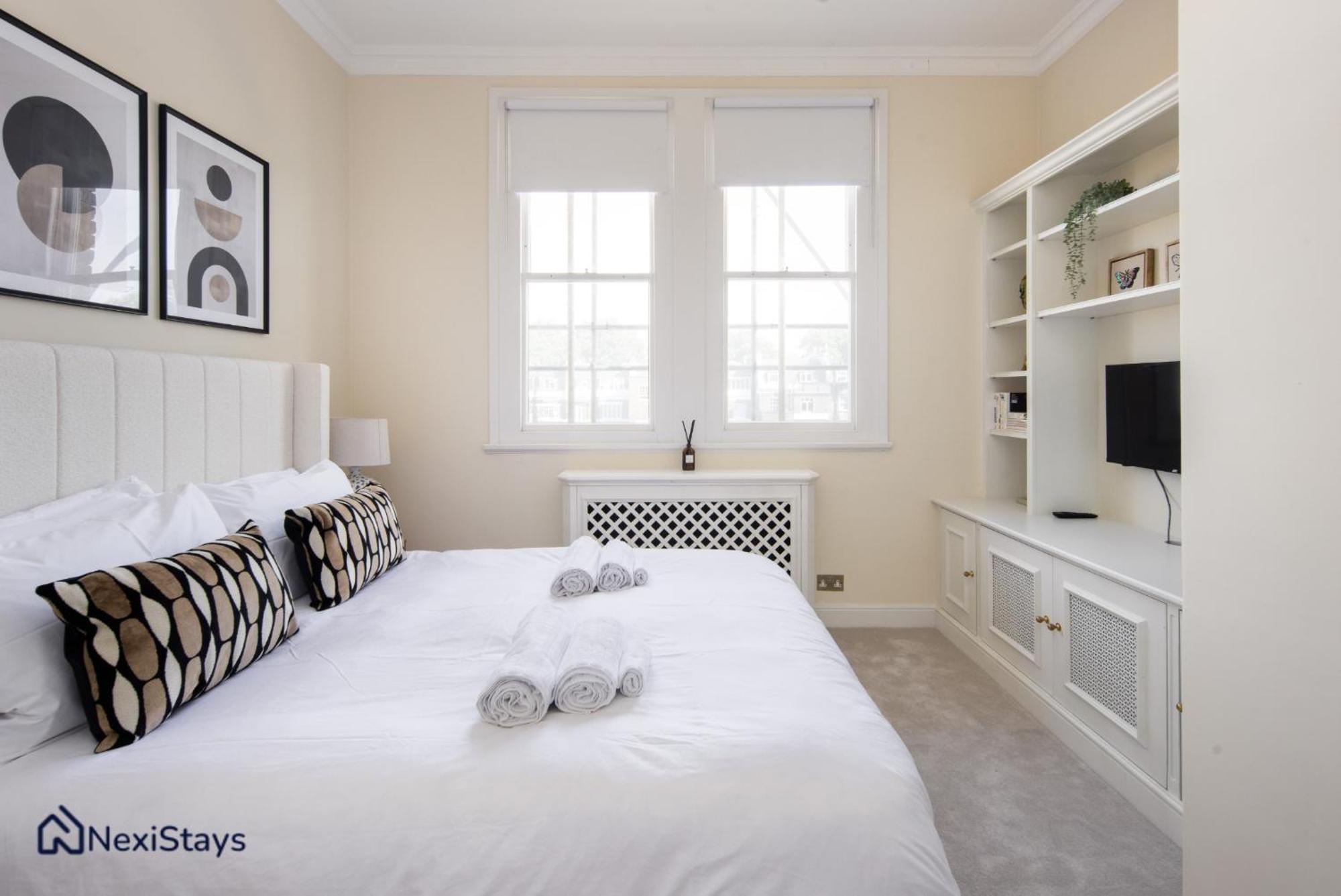 15 Mins Walk To Selfridges, Hyde Park Penthouse *