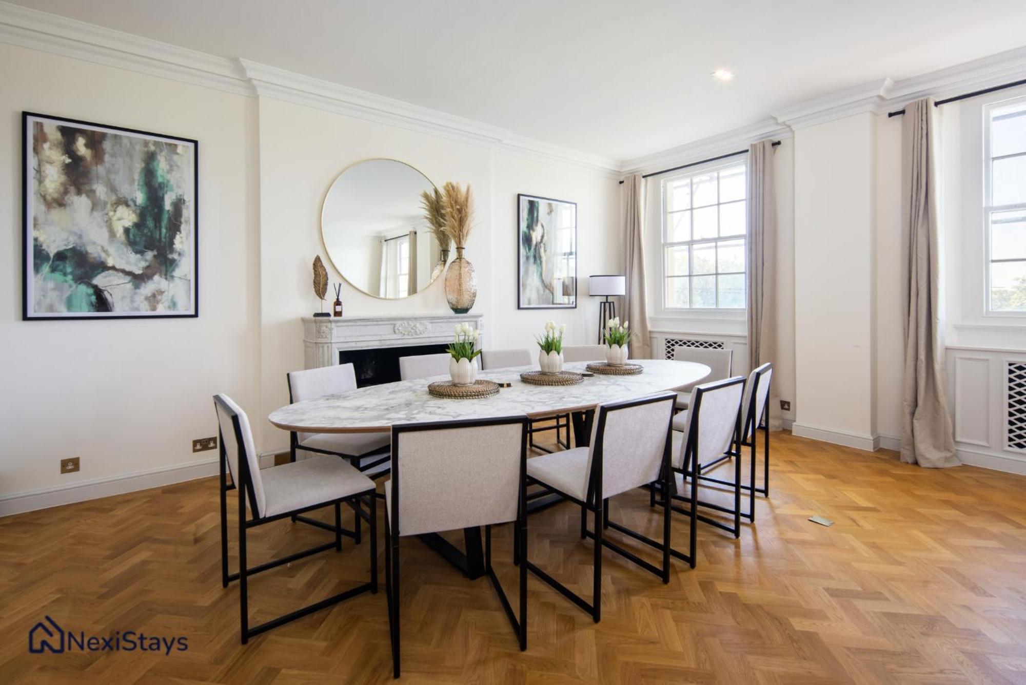 15 Mins Walk To Selfridges, Hyde Park Penthouse Apartment *