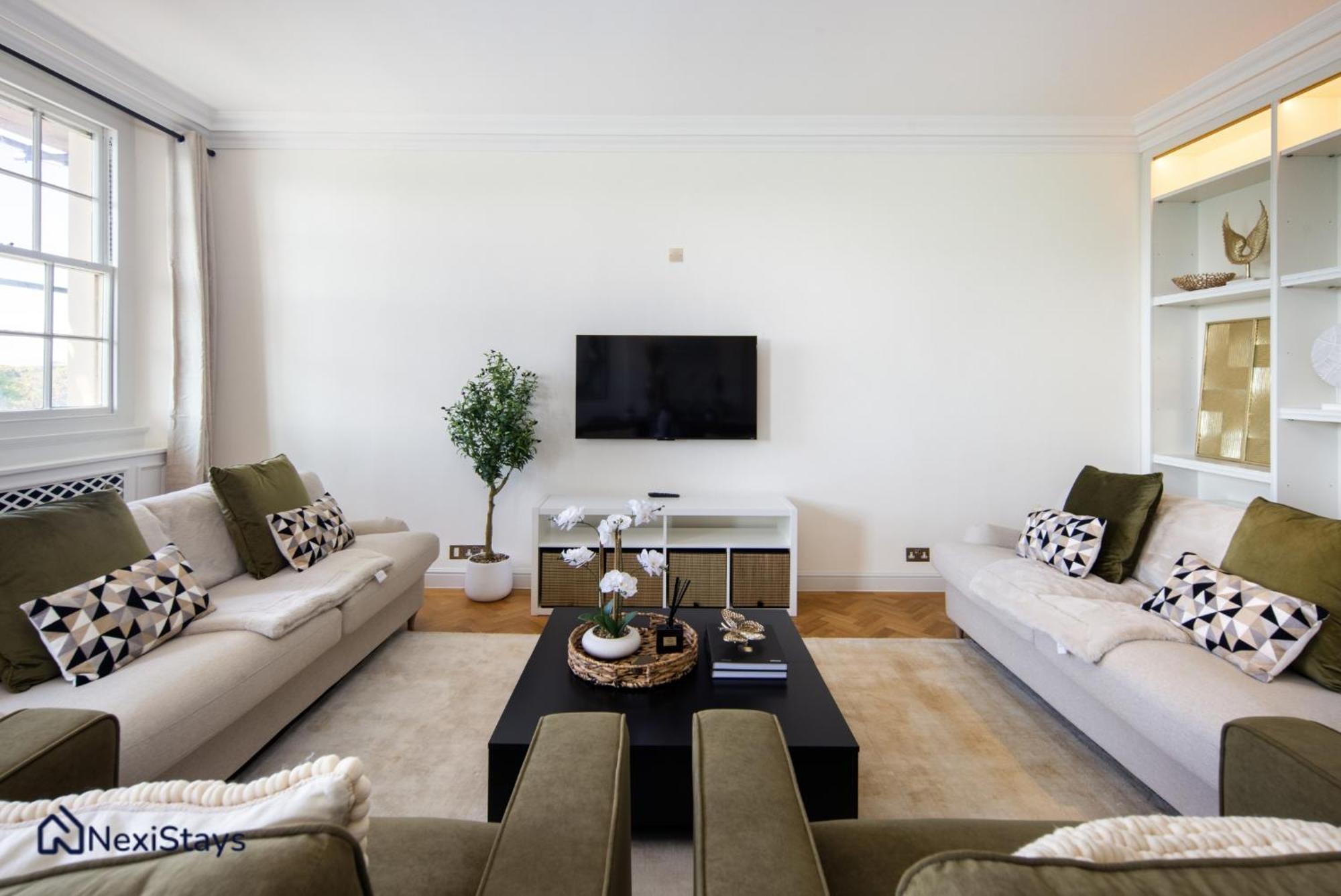 Apartment 15 Mins Walk To Selfridges, Hyde Park Penthouse *