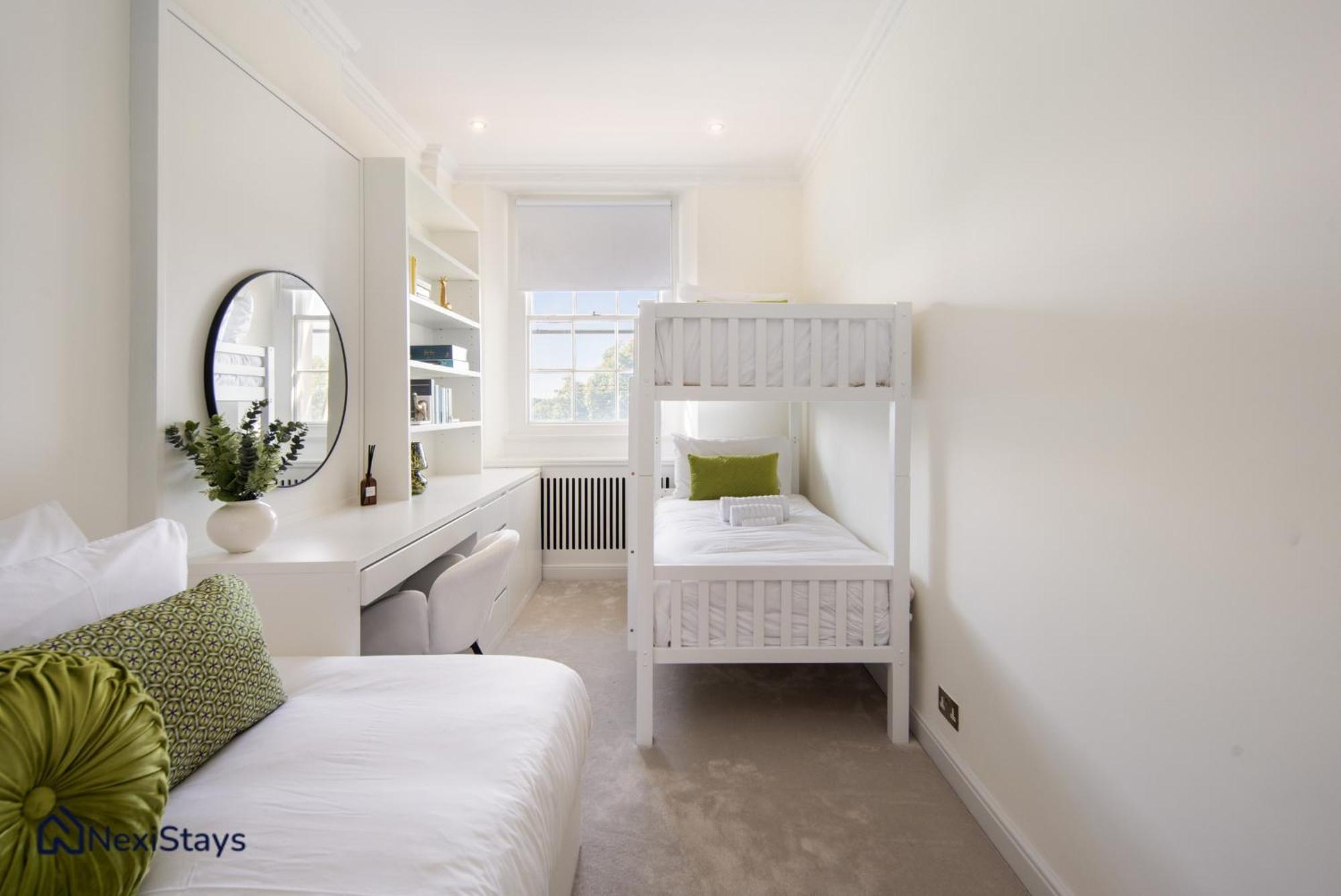 Apartment 15 Mins Walk To Selfridges, Hyde Park Penthouse *