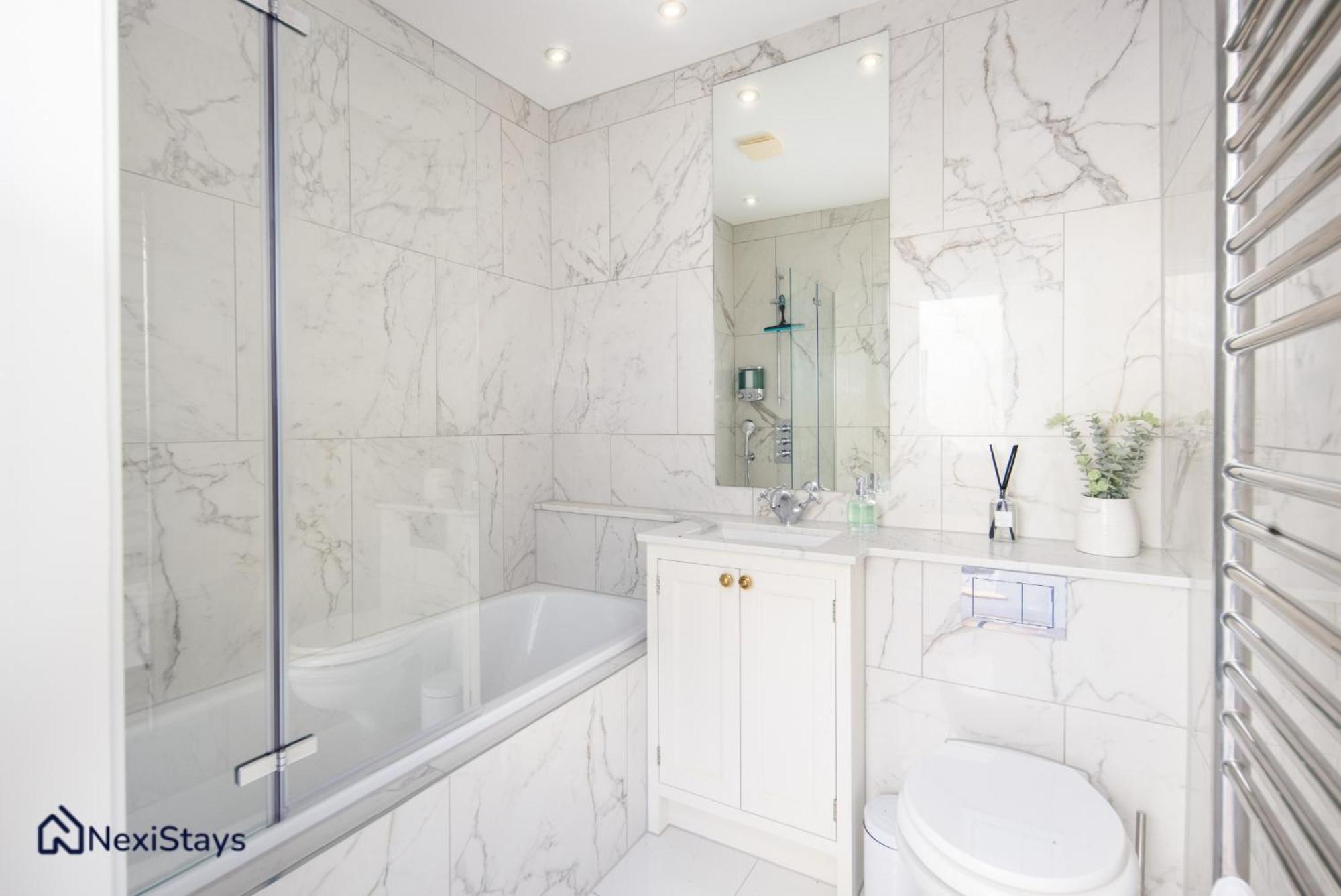 15 Mins Walk To Selfridges, Hyde Park Penthouse London